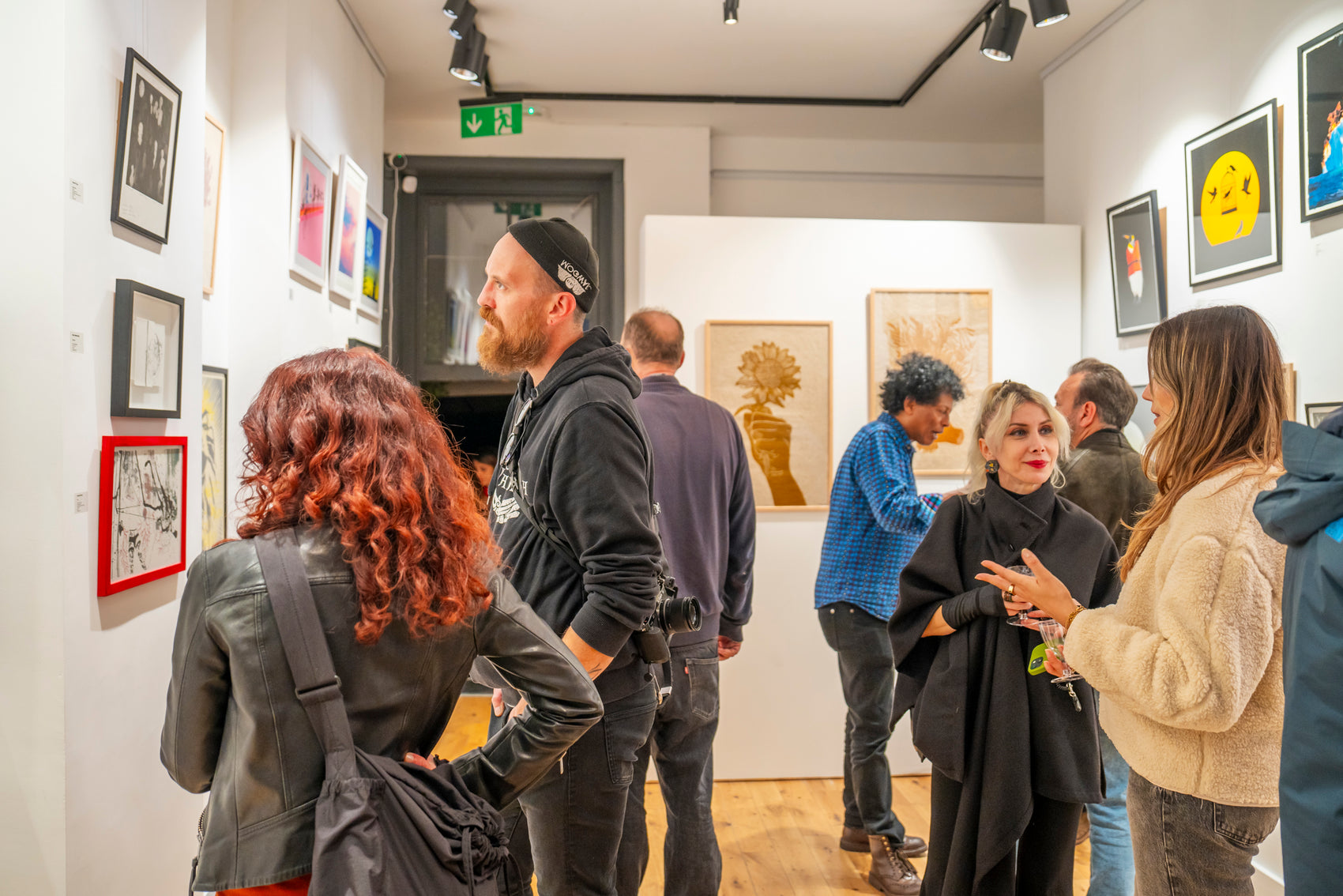 Art Gallery and custom picture frame shop in London
